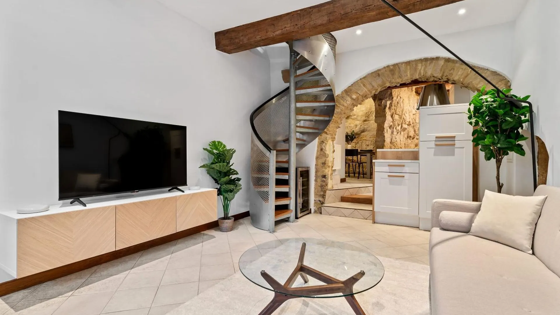 Cozy Apt With Smart Tv, Elevator & Equipped Kitchen Luxembourg 0*,